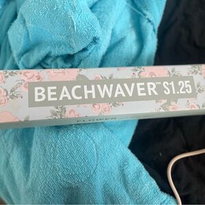 🆕Beachwaver 1.25 Curling Iron - Floral Design